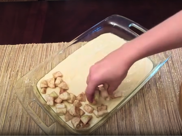 Apple Fritter Cake - Step 3 Layer The Batter And Apple Filling