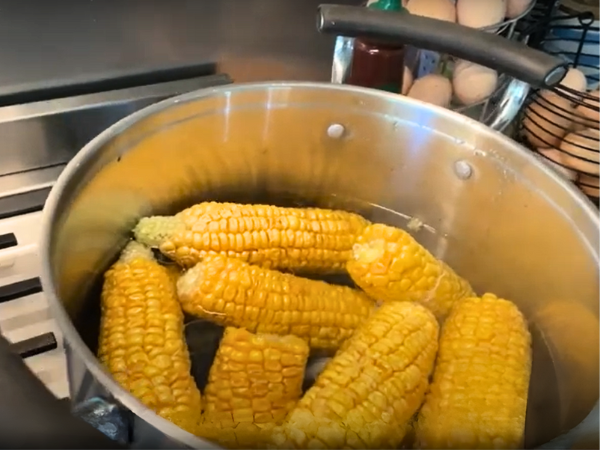 Step-by-step Guide To Blanching And Freezing Corn Kernels - Blanch the Corn: Place the corn cobs in the boiling water for 4-6 minutes.