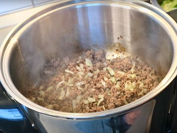 Soup Using Leeks And Beef -  Next, add the minced beef to the pot. Cook until browned, breaking it up with a spoon as it cooks. Browning the beef locks in juices and enhances the soup's flavor.