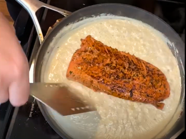 salmon with alfredo sauce - Return Salmon To The Pan